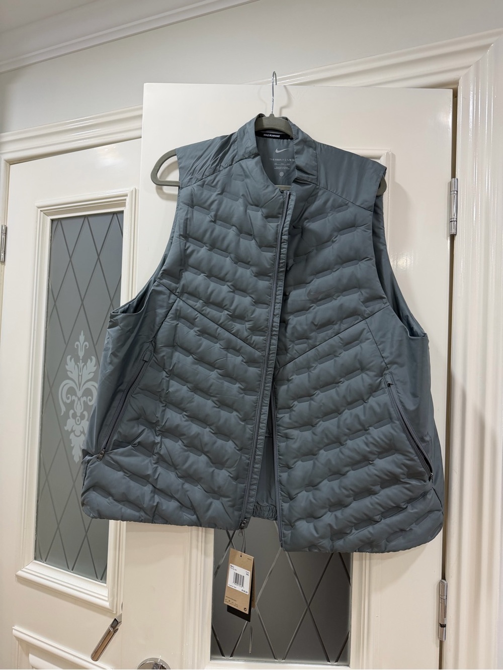 Nike Men’s Grey Quilted Packable Vest THERMAFIT